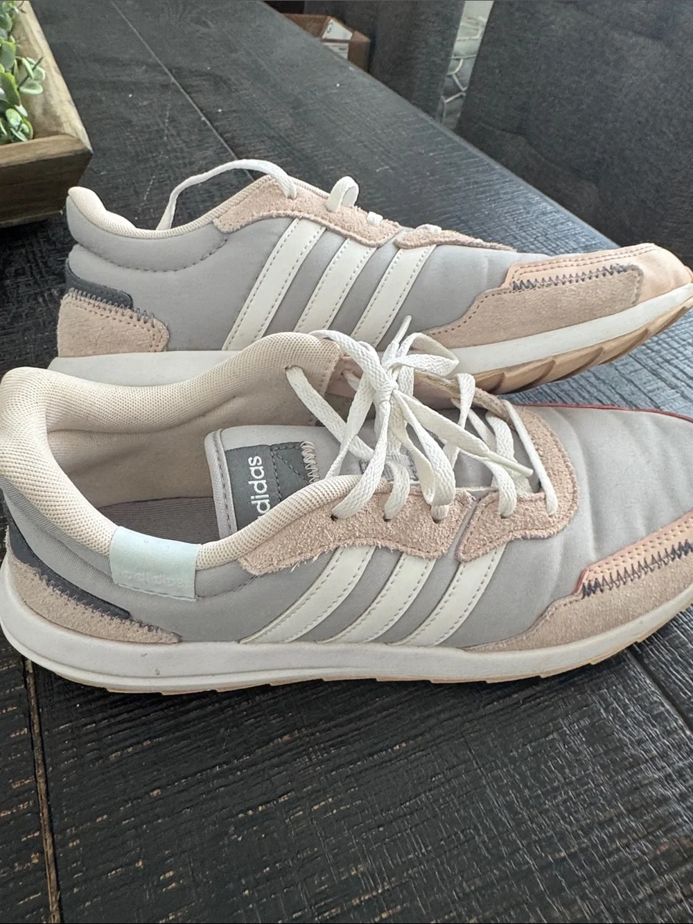 Adidas Women’s Retro Runner Sneakers in Light Gray and Pink Beige Size 10